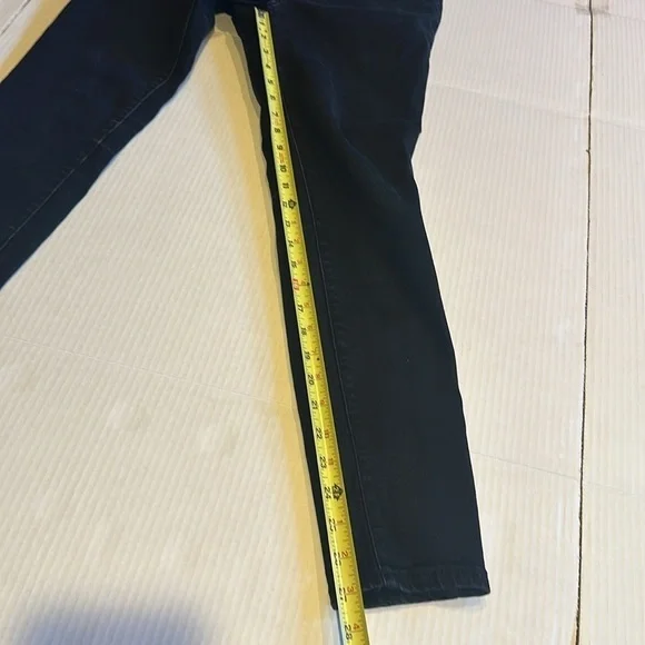 Everlane black wash skinny jeans with pockets in front and back & zipper 28 reg - Picture 3 of 9